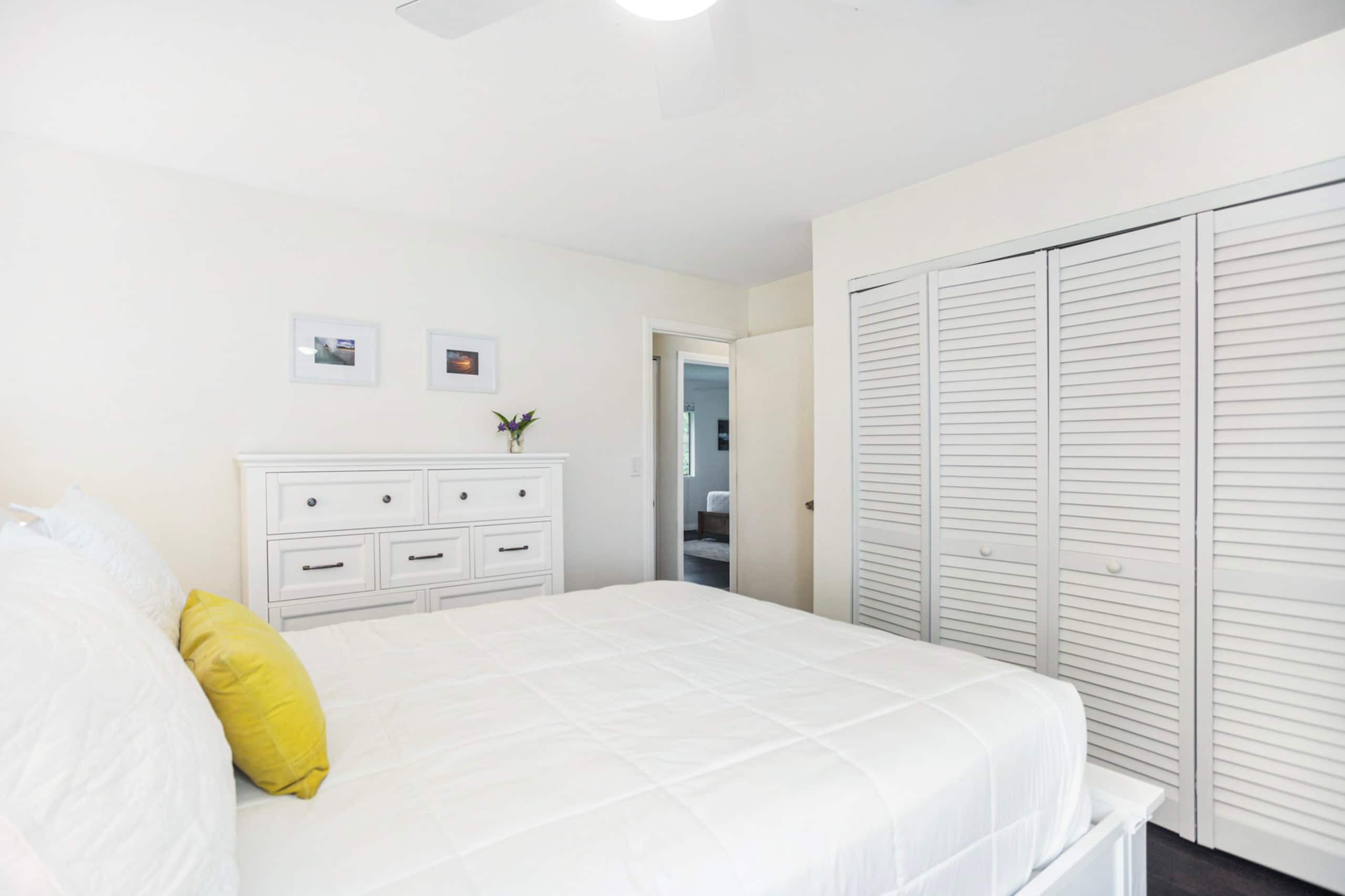 Newly updated 3bdrm - walk to shops & park -AC - Photo 15