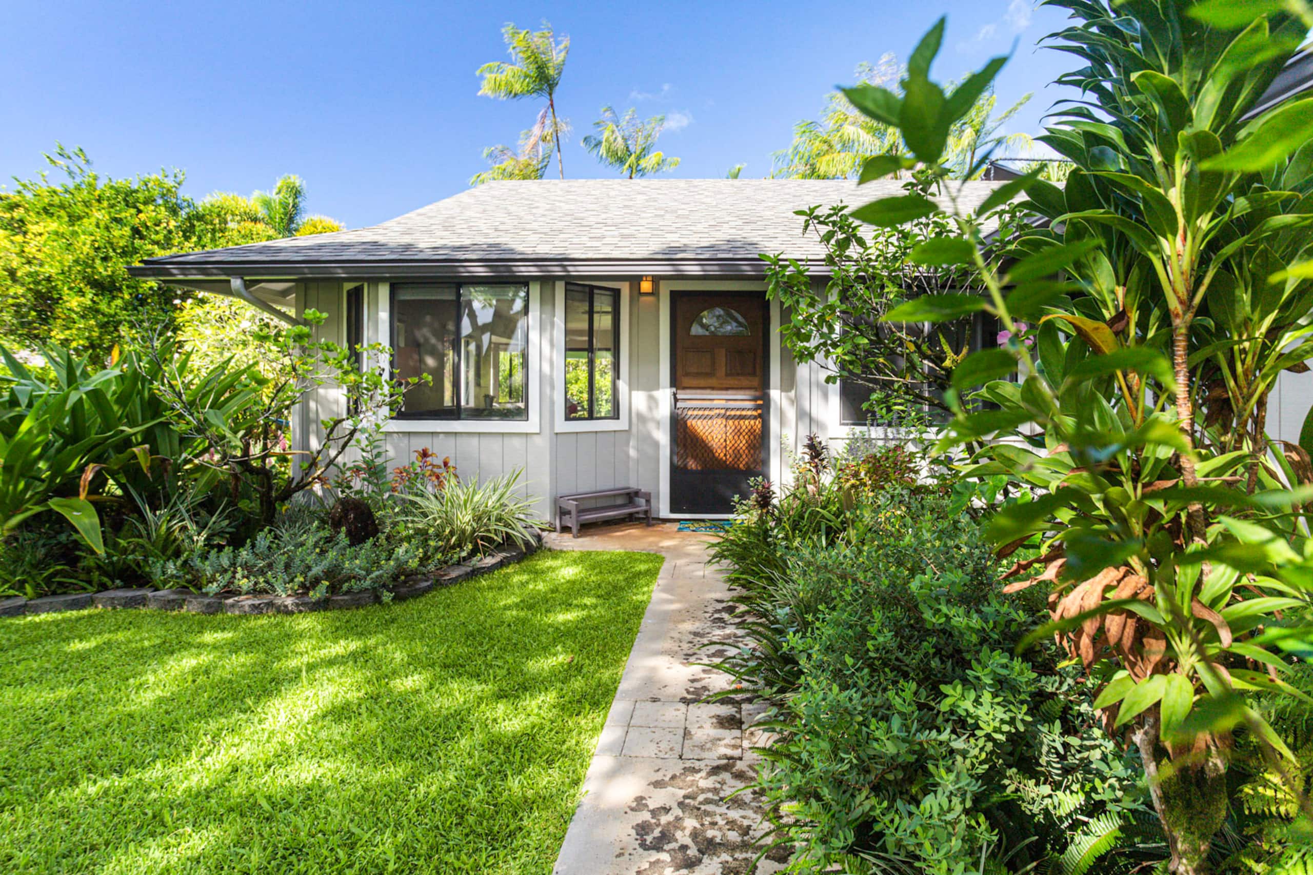 Newly updated 3bdrm - walk to shops & park -AC - Photo 24