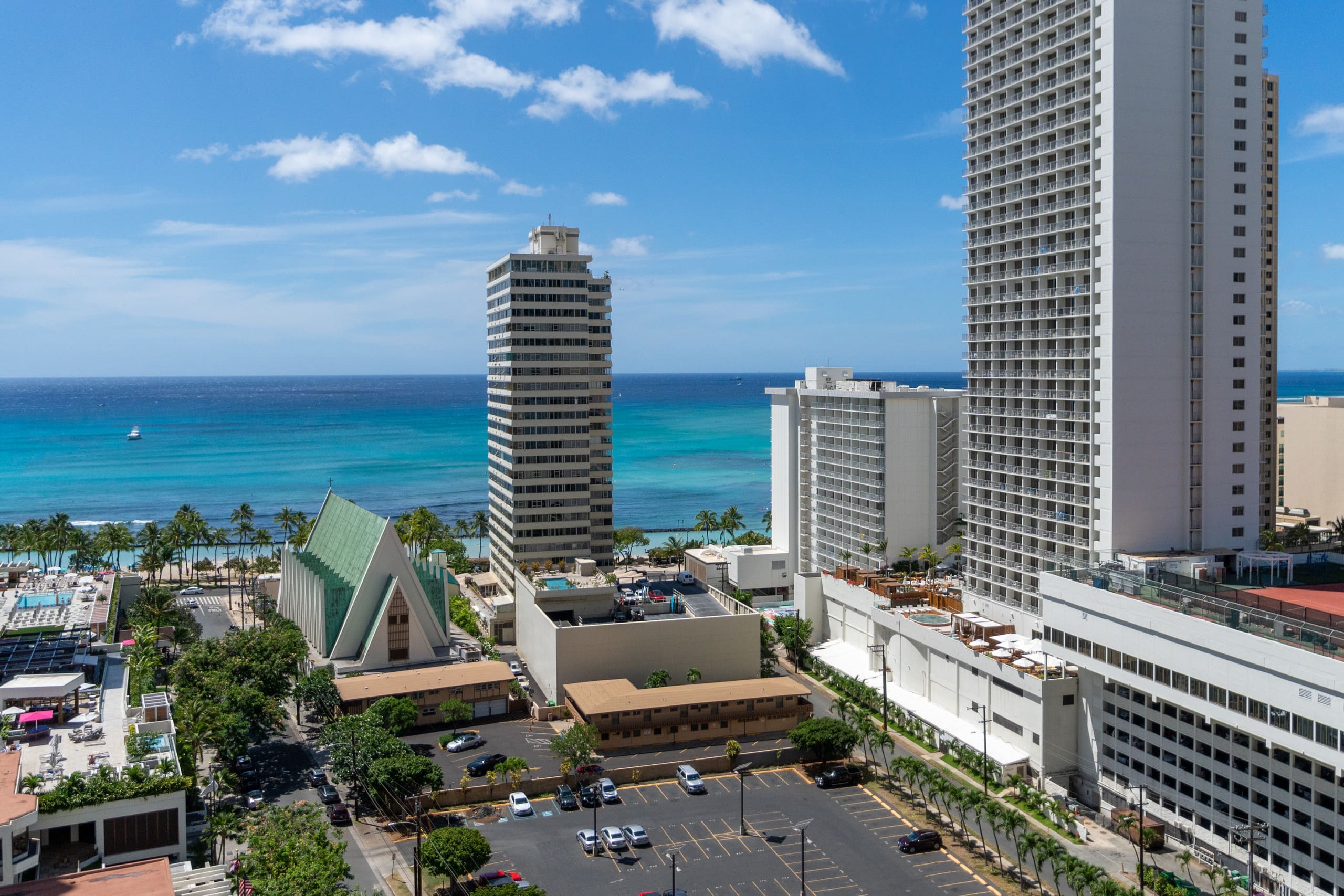 Condo in Honolulu · ★4.68 · 1 bedroom · 4 beds · 1 private bath - Image 21