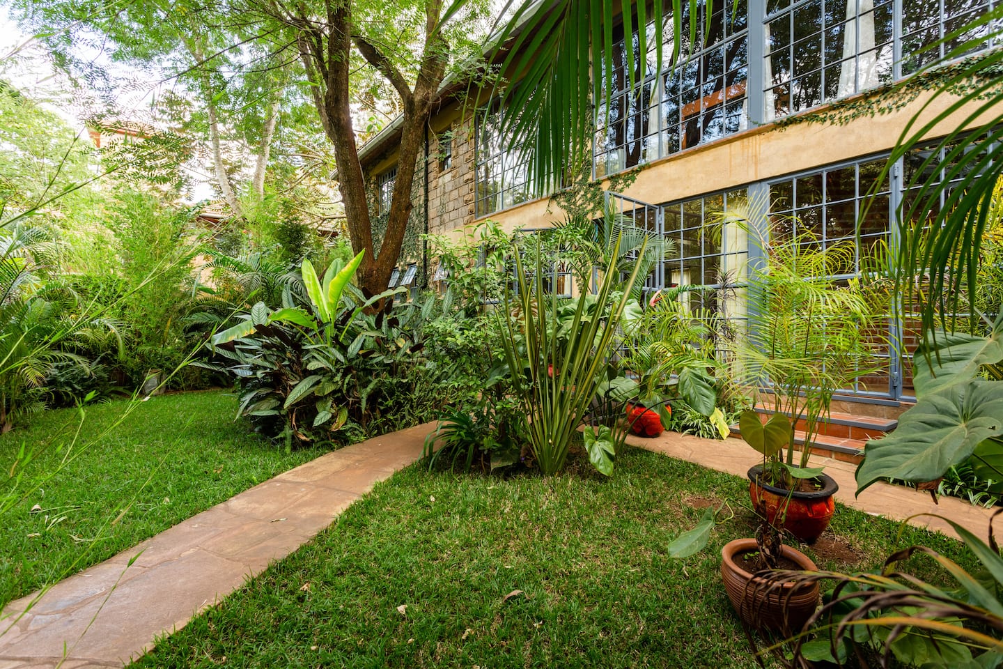 Jungle Oasis Studio Apartment at Jungle Oasis Nairobi, studio-style accommodation in Karen, Nairobi