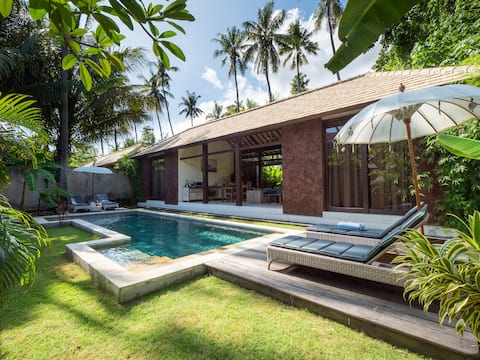 Ruby Romance Oceanside Villa