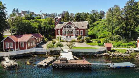 Topfloor apartment in historic villa - seaview
