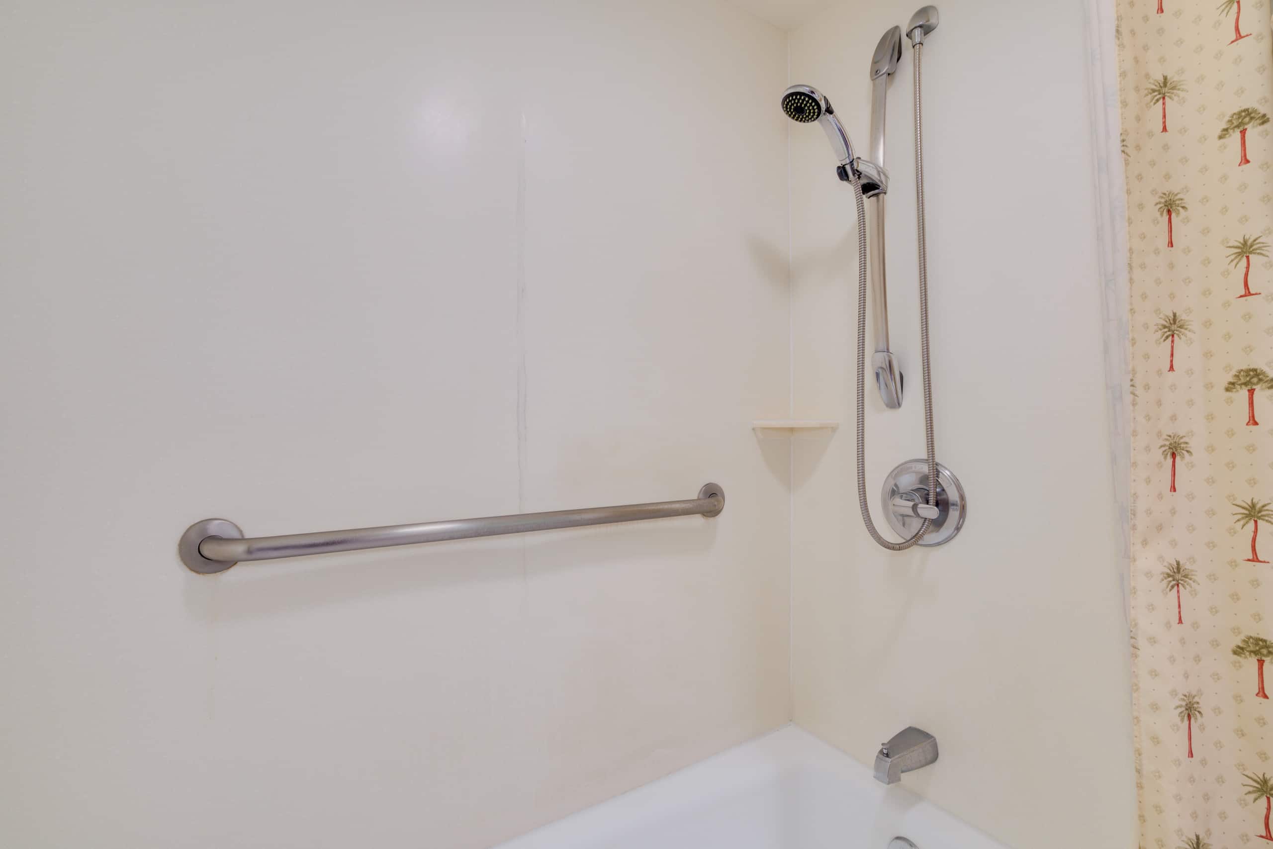 Condo in Honolulu · ★4.68 · 1 bedroom · 2 beds · 1 private bath - Image 20