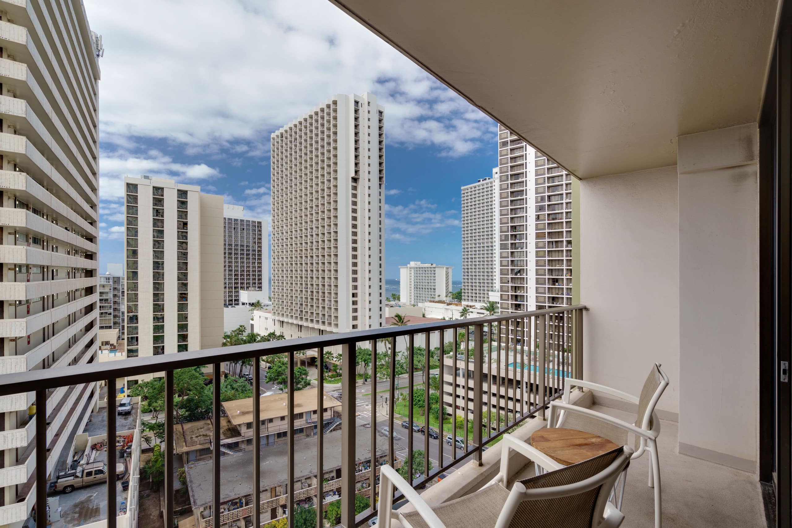 Condo in Honolulu · ★4.68 · 1 bedroom · 2 beds · 1 private bath - Image 22