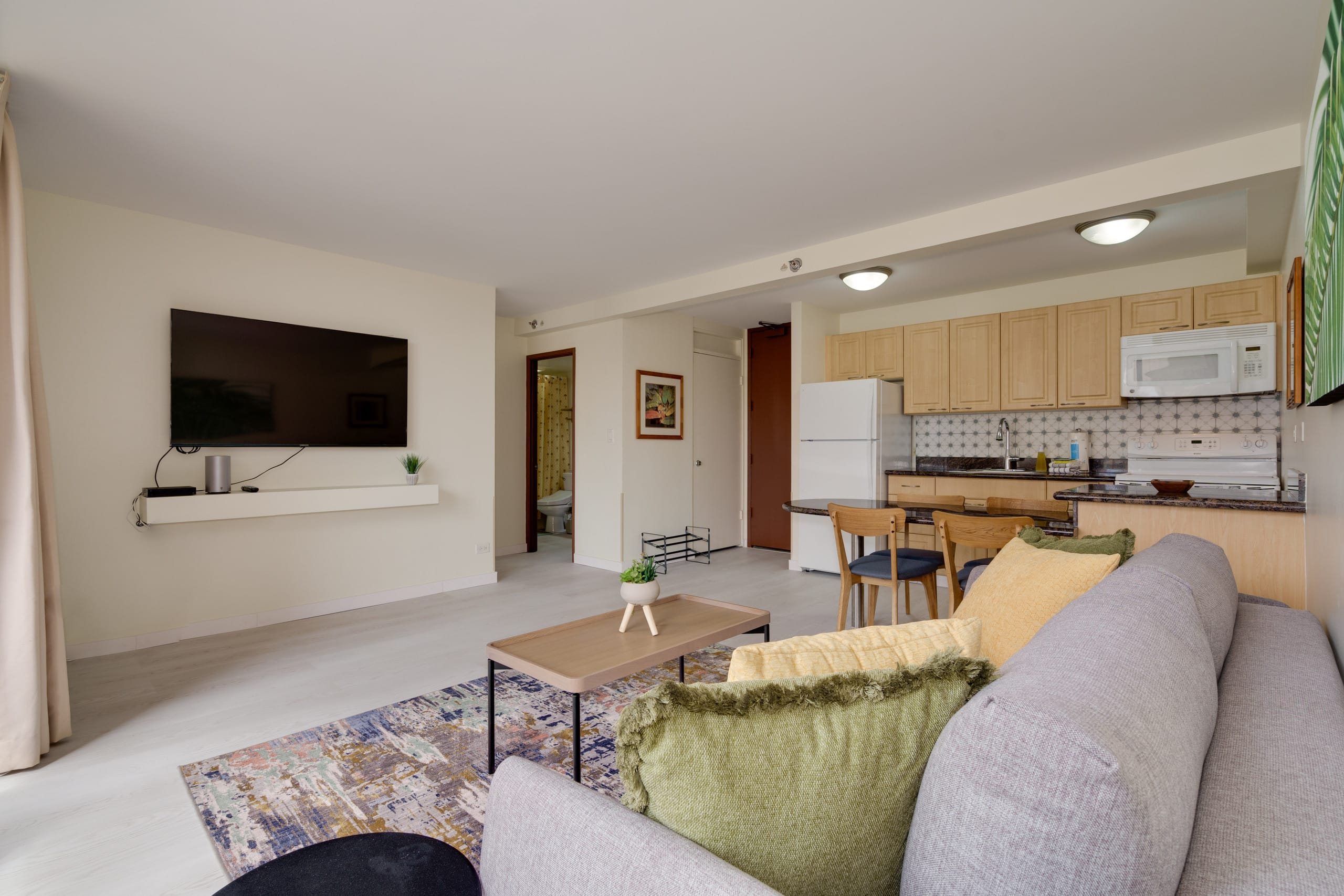Condo in Honolulu · ★4.68 · 1 bedroom · 2 beds · 1 private bath - Image 7