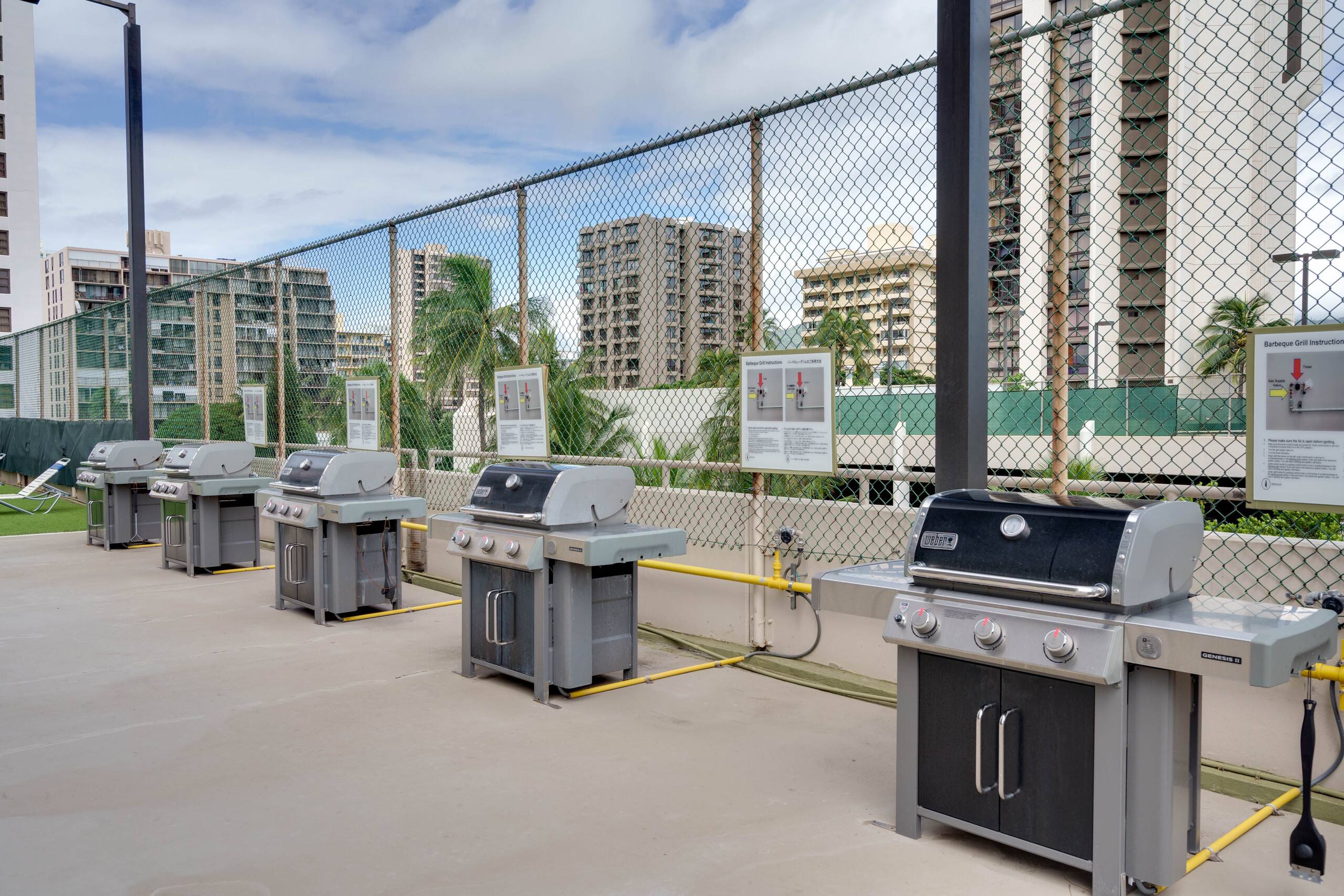 Condo in Honolulu · ★4.68 · 1 bedroom · 2 beds · 1 private bath - Image 28
