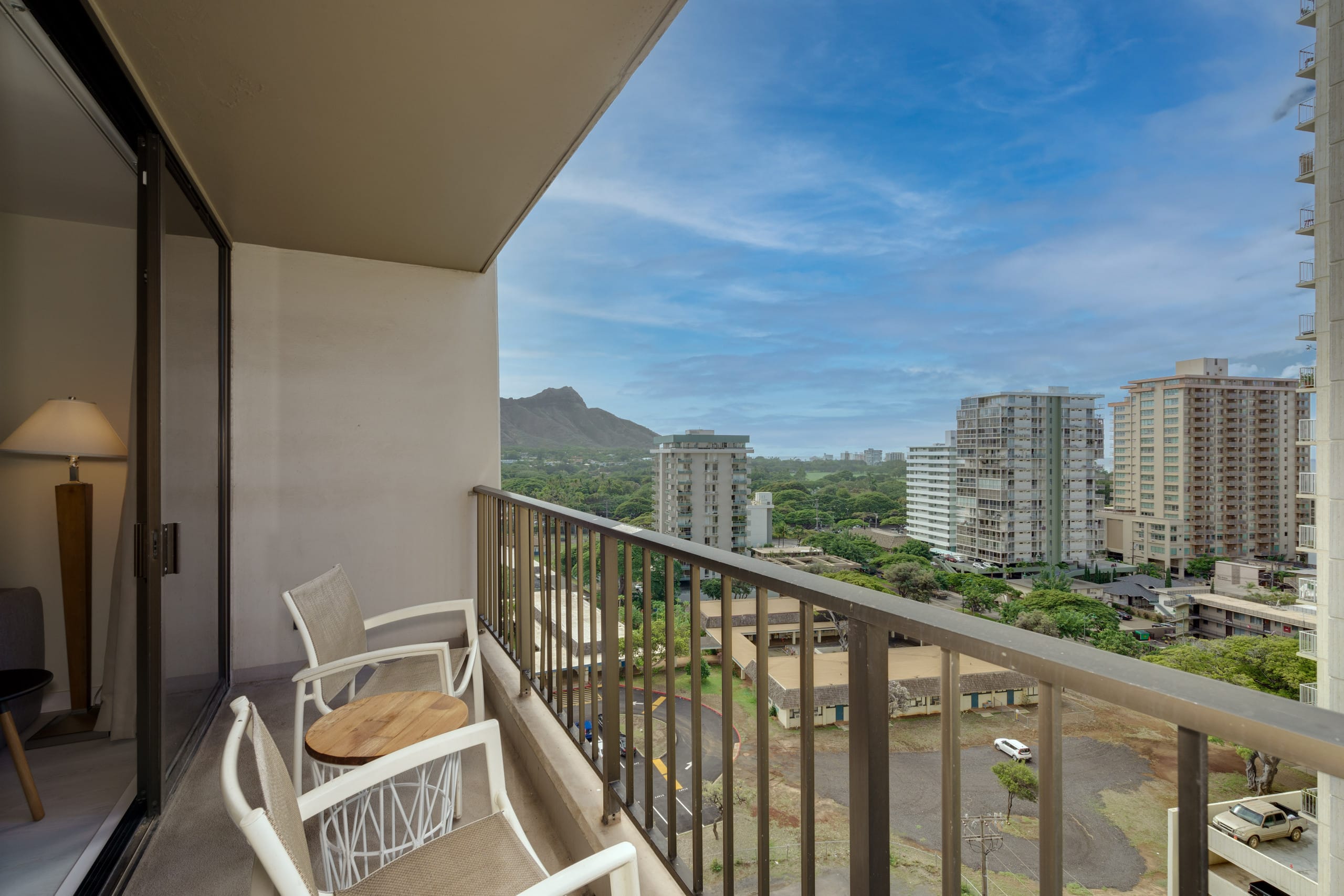 Condo in Honolulu · ★4.68 · 1 bedroom · 2 beds · 1 private bath - Image 21