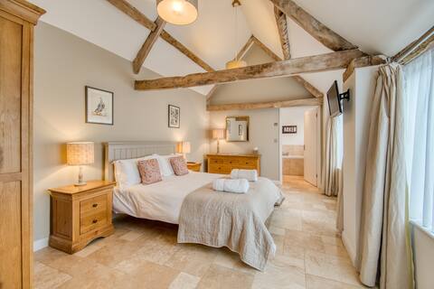 1 bedroom Cotswold barn conversion
