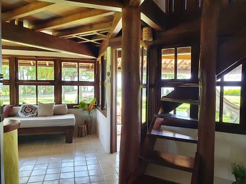 Airbnb em destaque: Iconic House beach front - 4a Praia em Santo Antônio De Jesus