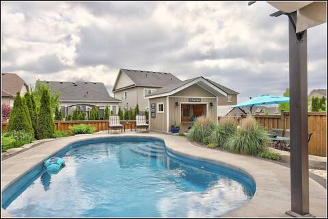 Living the Dream: Heated Pool, Hot Tub, & Beach