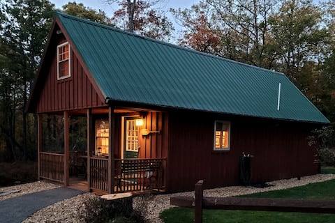 Modern, Private Cabin 25 Mins from Penn State.
