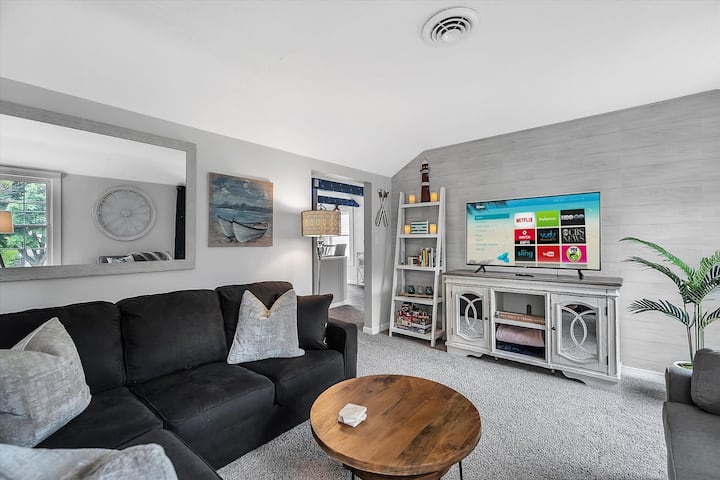 Both TVs in Living Room and Bedroom are already logged into Netflix, Hulu Plus, Disney Plus and Pandora for your entertainment.