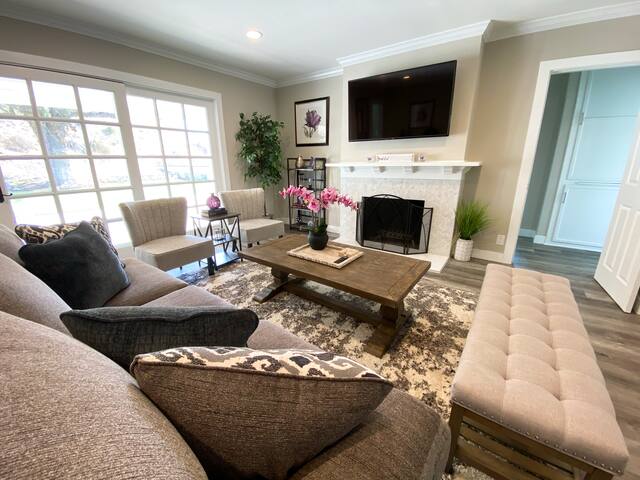 Burbank Hills VIEW Home! Completely Remodeled. gallery image 4