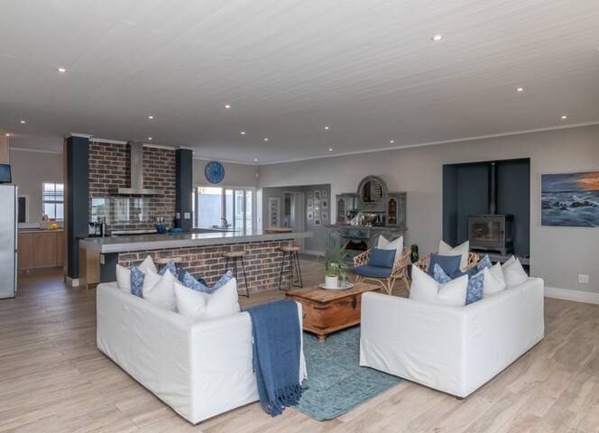 Beach Road living in the heart of Melkbosstrand gallery image 3