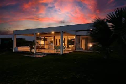 Beach Front Villa Cañaveral - No Power Outages.