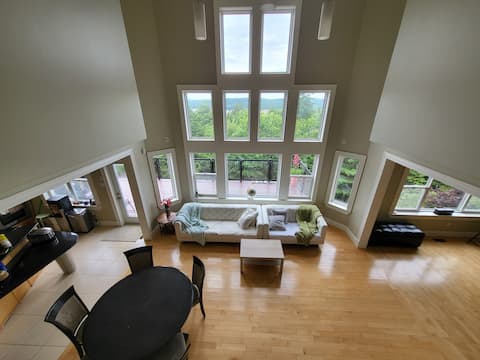Gorgeous Getaway home with cathedral windows