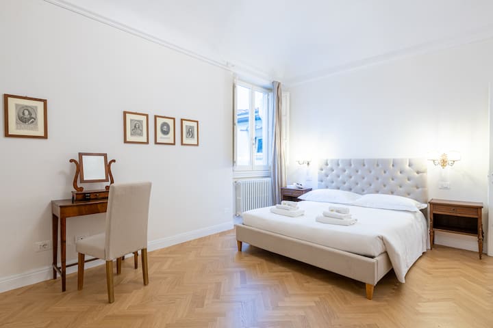 [DUOMO] Prestigious private terrace on the Duomo gallery image 4