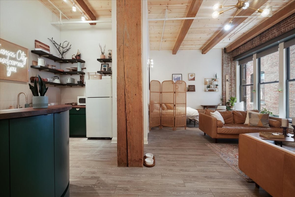 Image showcasing Kansas City Furnished Monthly Rentals and Extended Stays | Airbnb