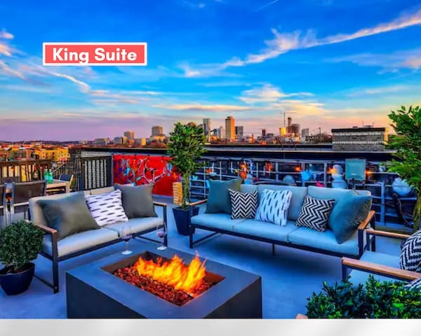 🥂NASH DISTillerie 3BRs Walk2Germantown Rooftop Firepit Downtown Skyline King Suite 2-Car Garage🥂
