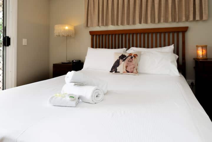 Tretia spálňa 
1 x manželská posteľ 
1 x dvojitá spodná poschodová posteľ 
1 x horná poschodová posteľ