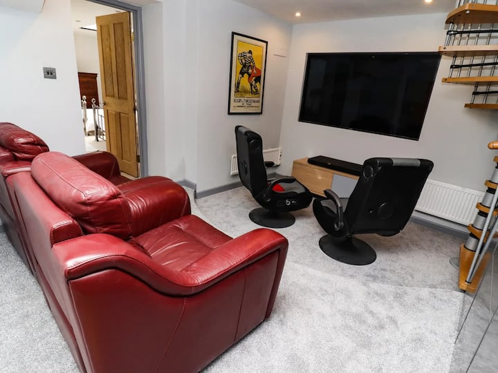 Კინოთეატრი - უფასო Netflix-ისა და BBC არხებით. 