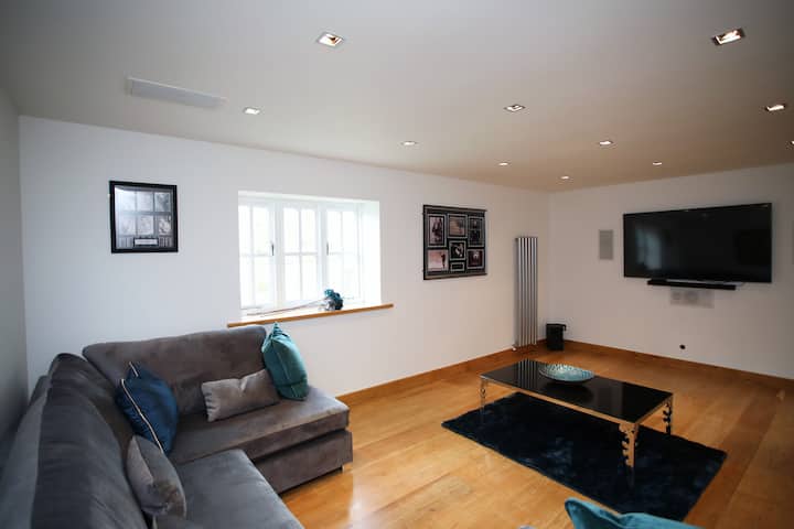 Spacious 3-bed Barn In Cheshire Countryside - Rudyard Lake
