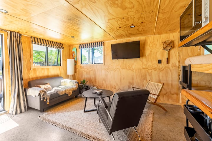 Stylish Hideaway On High Street - Carterton - Carterton