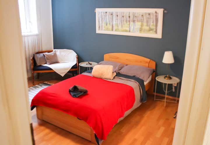 Dhomë e keqe për ty
Double bad (200*200)