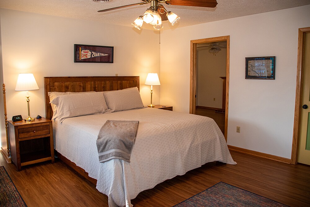 חדר שינה A (עם סלון)