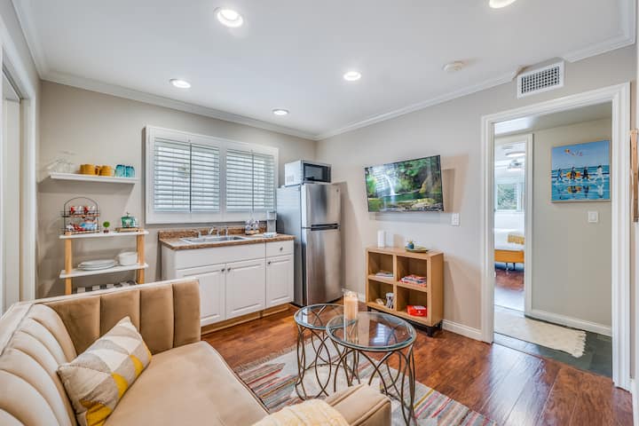 Sunshine Private Guest Suite In Agoura Hills - Thousand Oaks, CA