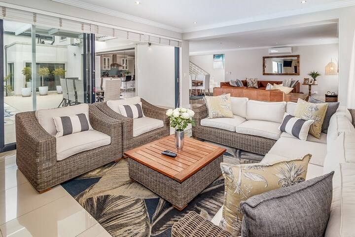 Family Home, 3 bedroom, Pool, Central Durbanville gallery image 3