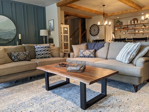 Valley View Hideout is Colorado's rustic elegance.