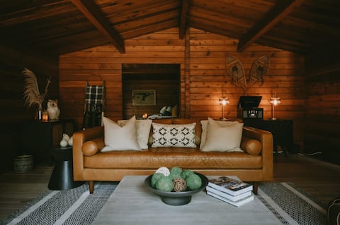 Cozy Doe Acres - Luxury Log Cabin Buckhorn
