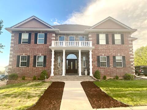 Cedar City 8-Bedroom Mansion With Private Pool