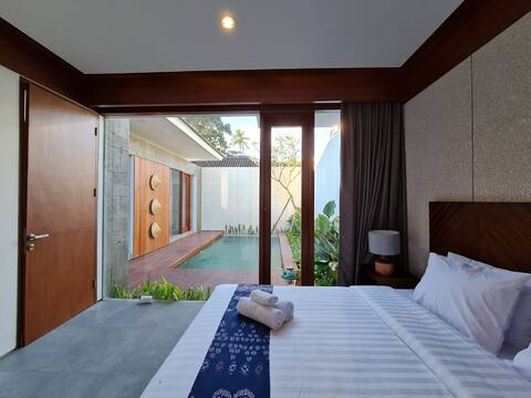 15Min to Ubud Art Market 2BR Private Pool Villa