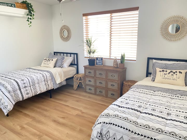 Dormitorio 2 con dos camas individuales.