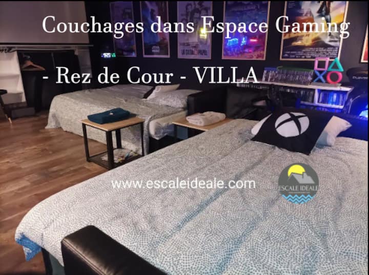 นอนบนโซฟาเบดของ Espace Gaming de la Villa Principale 