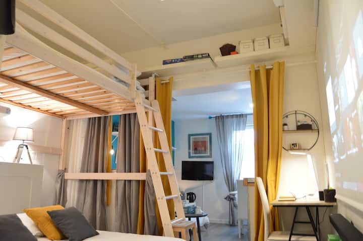 พื้นที่นอนสตูดิโอในอพาร์ทเมนท์ (เดิน 5 นาทีจากวิลล่า)