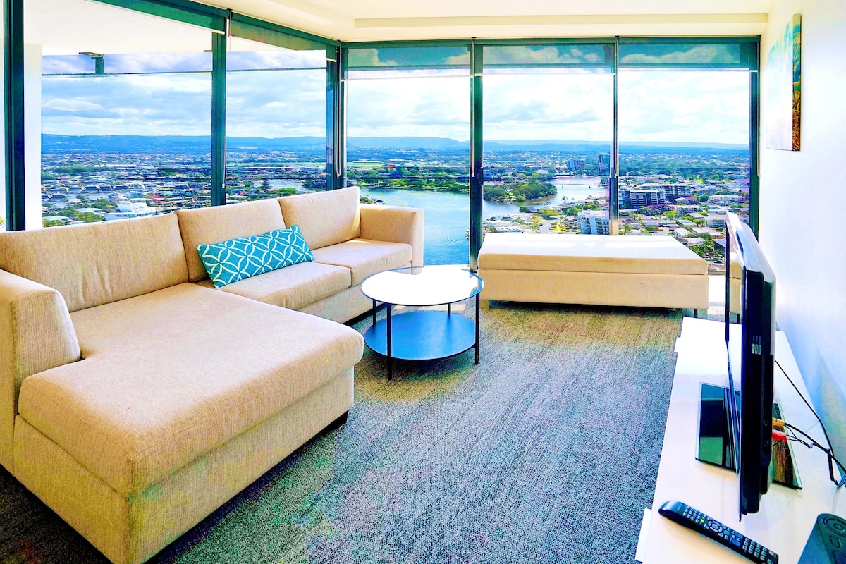 Dnevni boravak s lijepim pogledom na rijeku (ima kauč na razvlačenje)