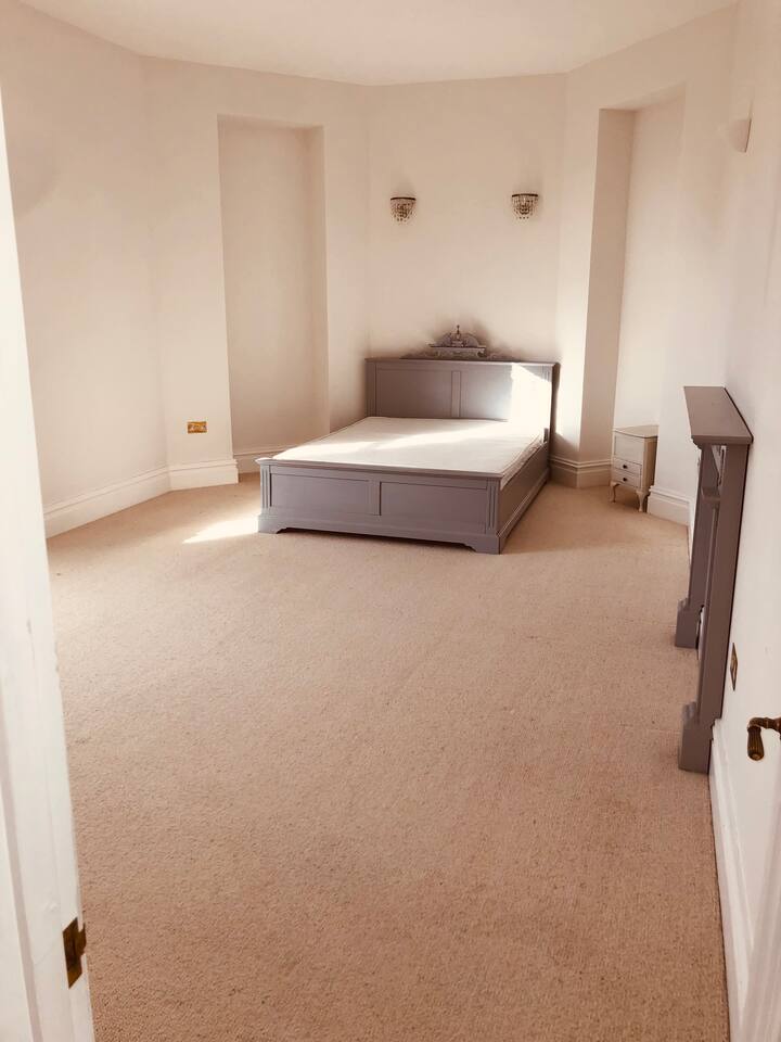 ¡Habitación enorme 2!