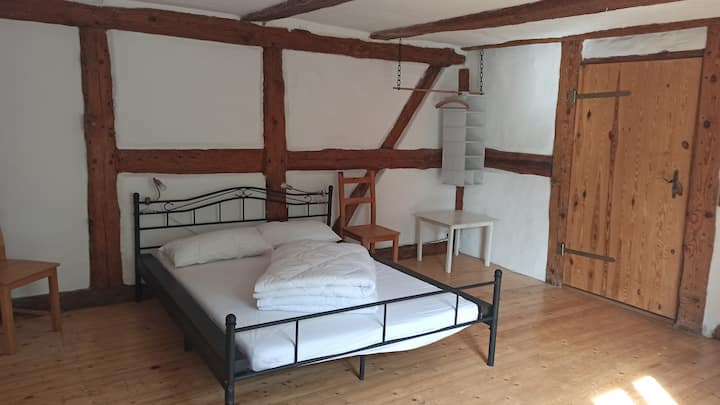 Planta superior - Dormitorio 8 - con una cama individual adicional