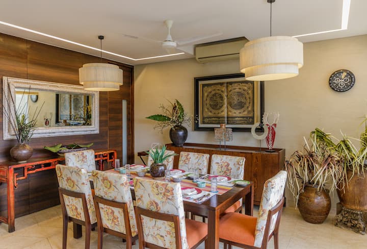 8 Members Seating Dining Table