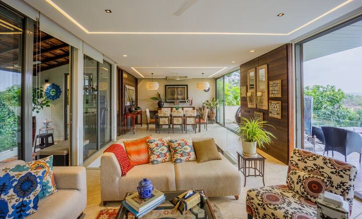 Living Lounge Space