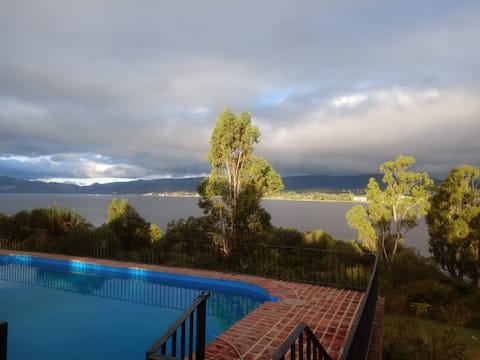 House on the coast of Lake San Roque in Carlos Paz