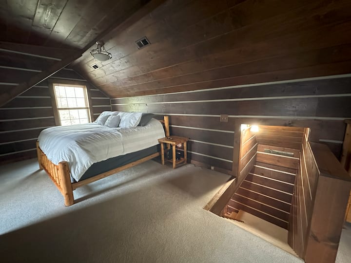 Ზემოდან საძინებელი.