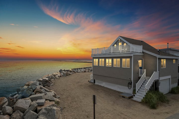 Oceanfront w/ Stunning views and Private Deck☀️🏖