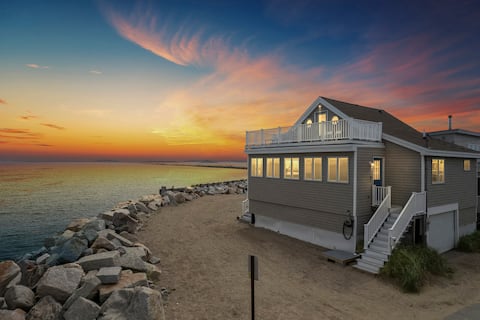 Oceanfront w/ Stunning views and Private Deck☀️🏖