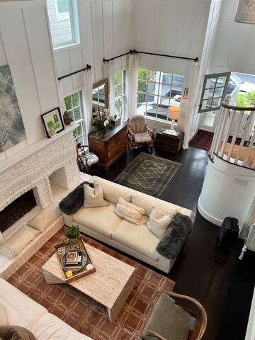 Bright Coastal Getaway in Heart of Manhattan Beach