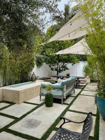 Bright Coastal Getaway in Heart of Manhattan Beach gallery image 2