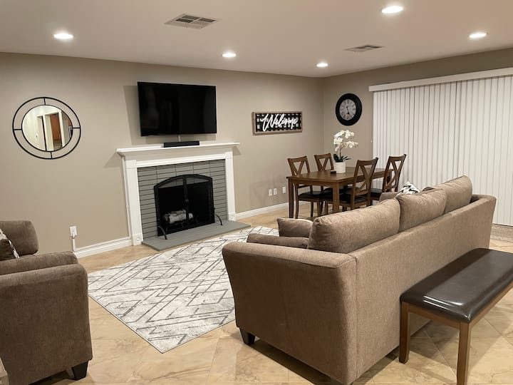 Spacious 4 bedroom home in the heart of town! Houses for Rent in